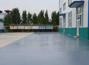 台州彩色路面喷涂翻新的材料对冬季